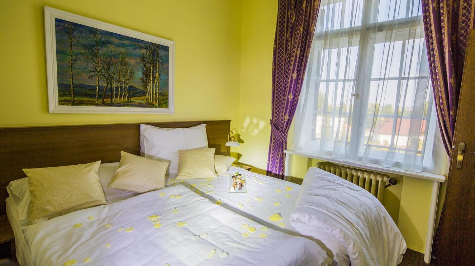 Hotel Veba โบรว์โมฟ ภายนอก รูปภาพ