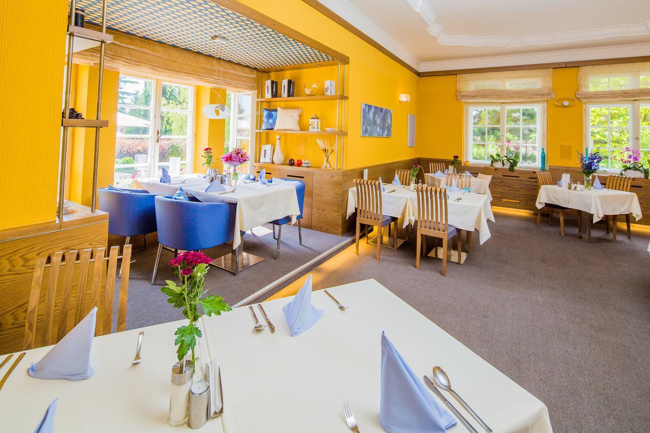 Hotel Veba โบรว์โมฟ ภายนอก รูปภาพ