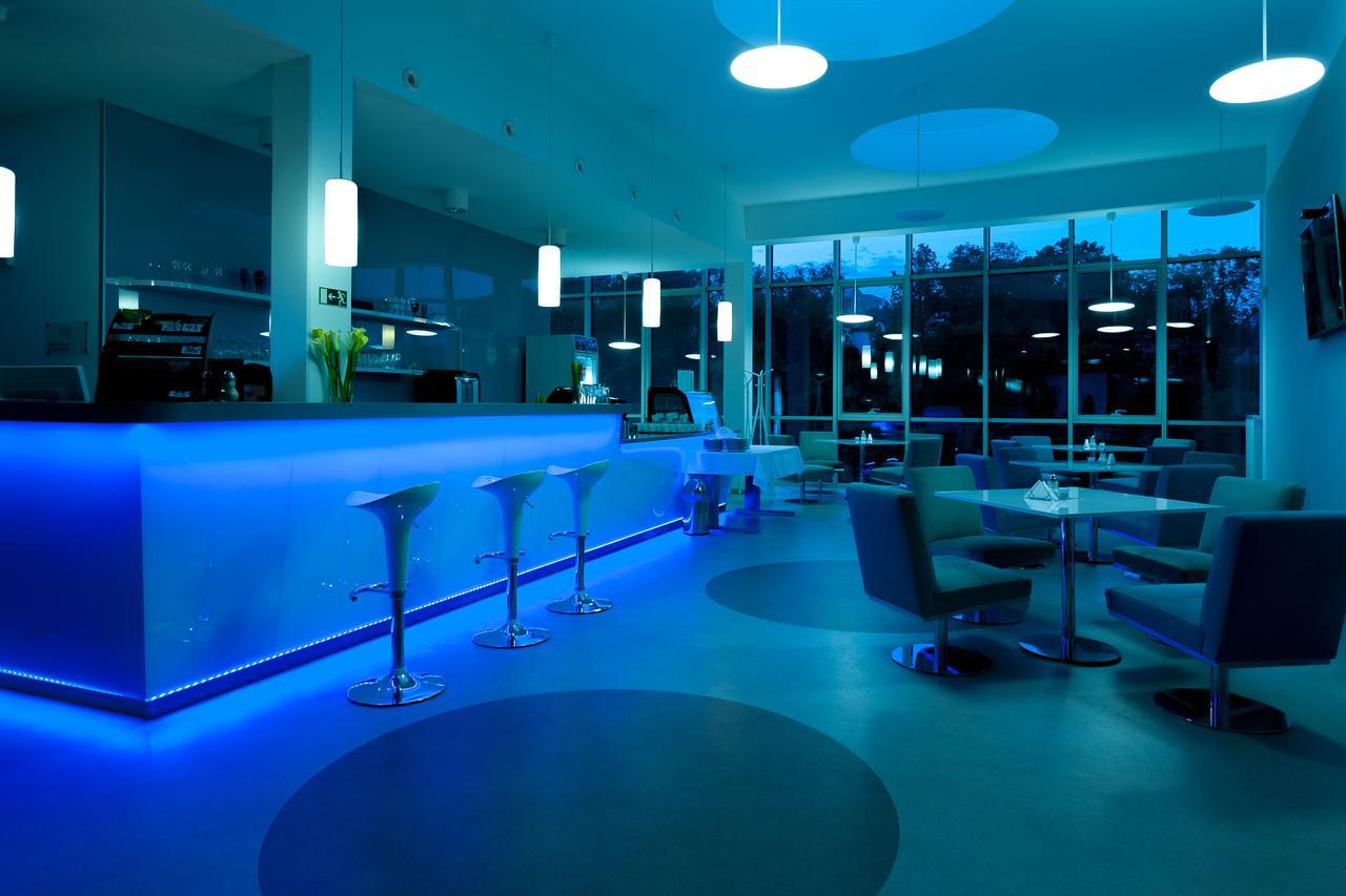 Hotel Veba โบรว์โมฟ ภายนอก รูปภาพ